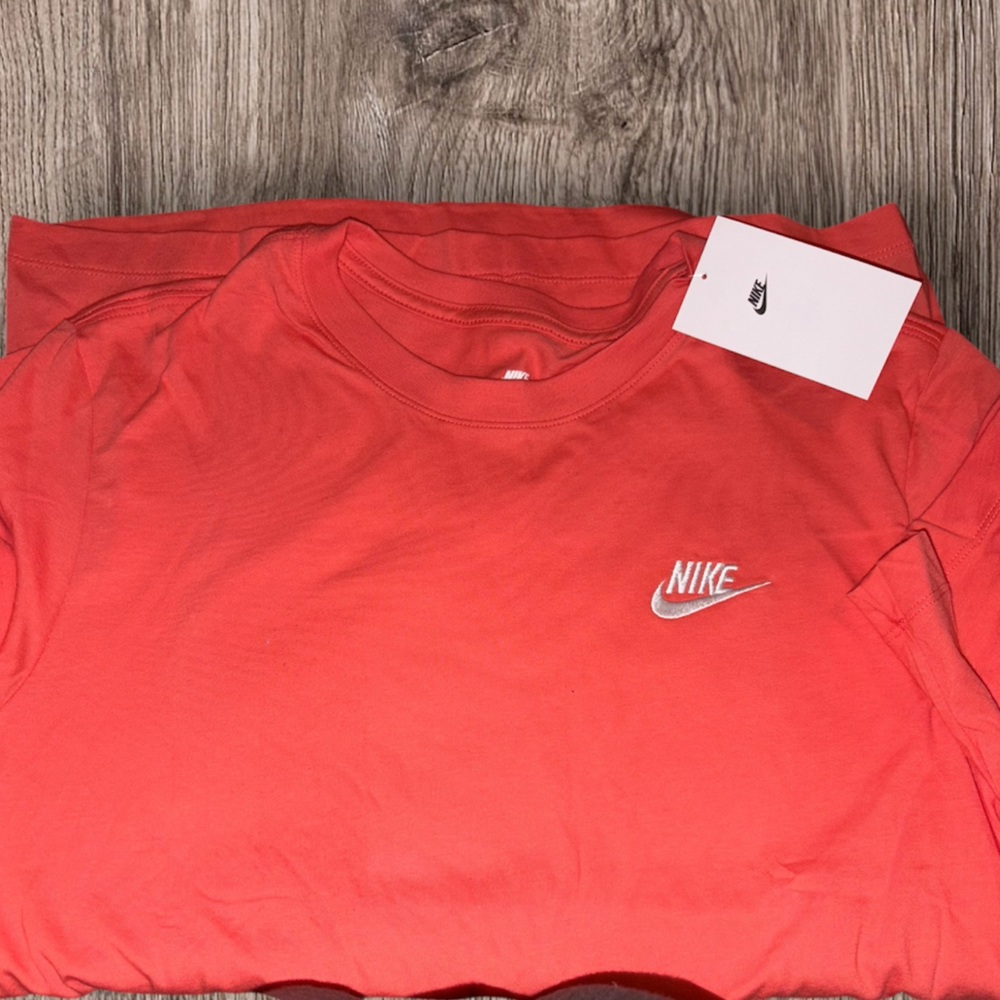 Nike Men's Coral Short Sleeve Tee